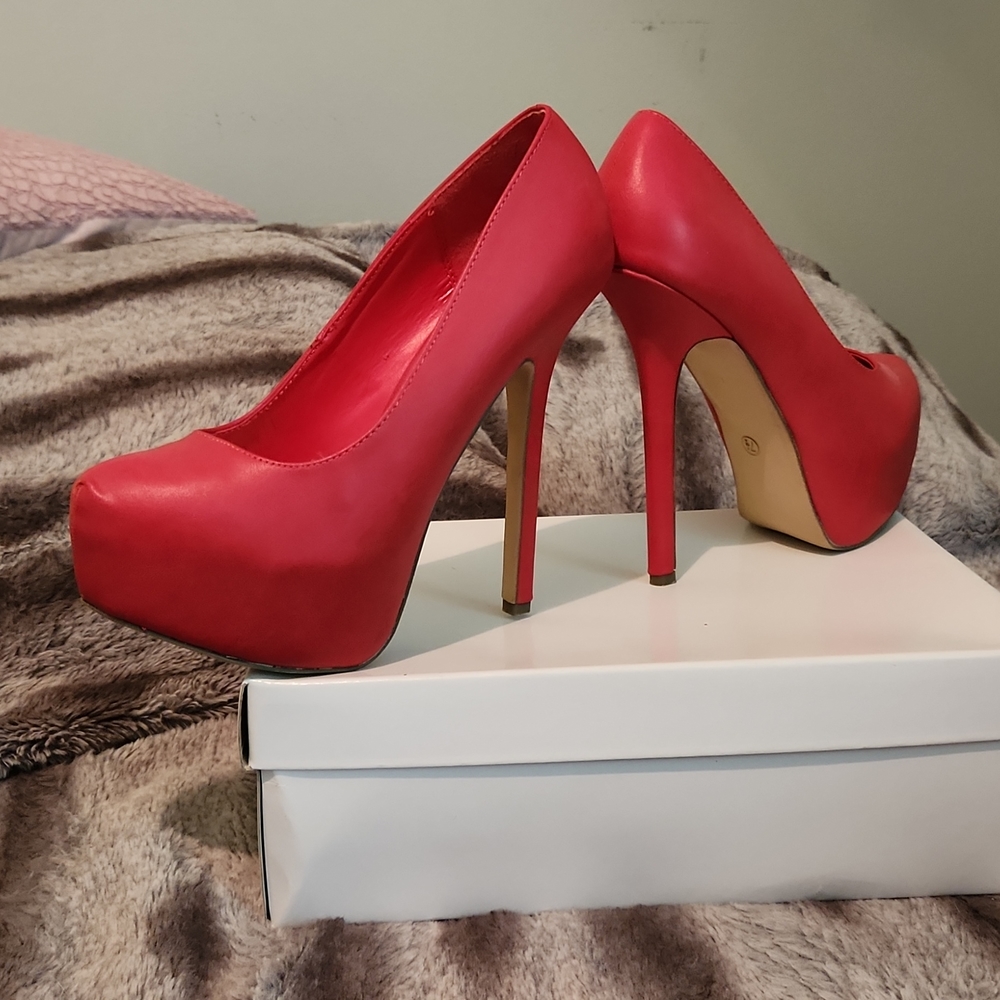 Heels - Picture 3 of 6
